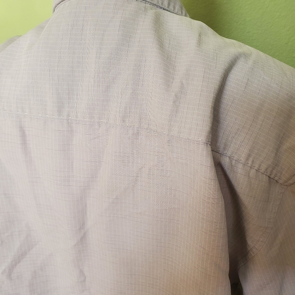 Quicksilver light gray Waterman Collection large short sleeve button down. - Picture 5 of 7